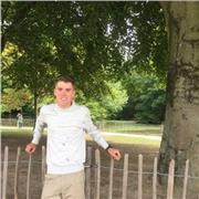 Profesor de primaria, gran aptitud y compromiso con los estudiantes. El aprendizaje y la formación son los primero.